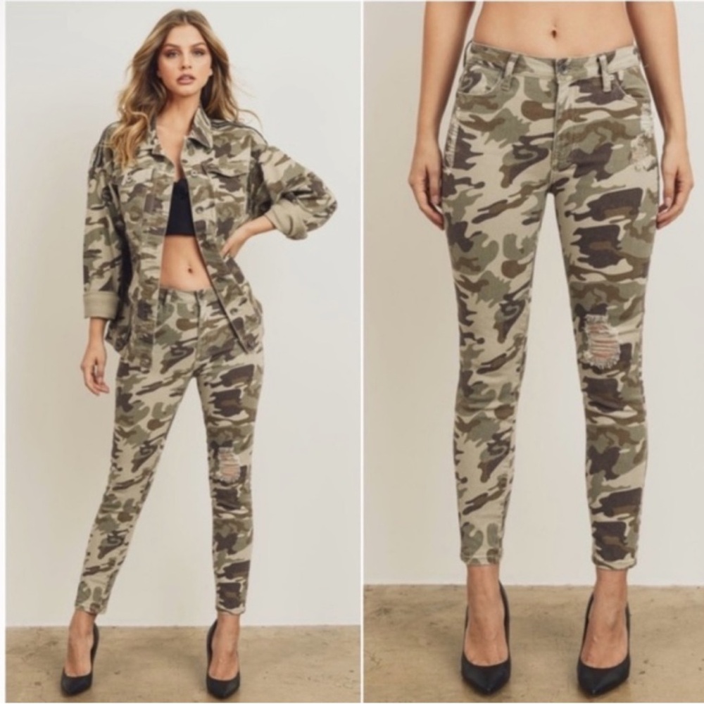 Kendall & Kylie Camo Stretch Comfy Ultra High Rise Jeans NWT